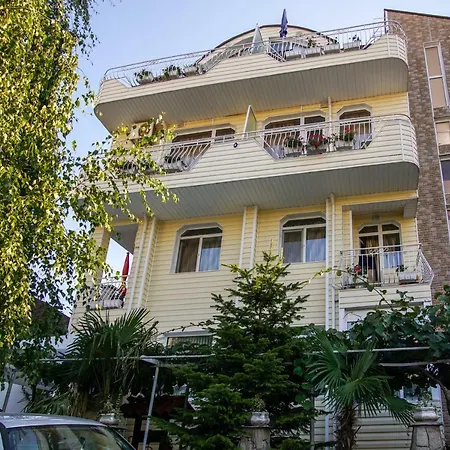 בית הארחה Gardeli